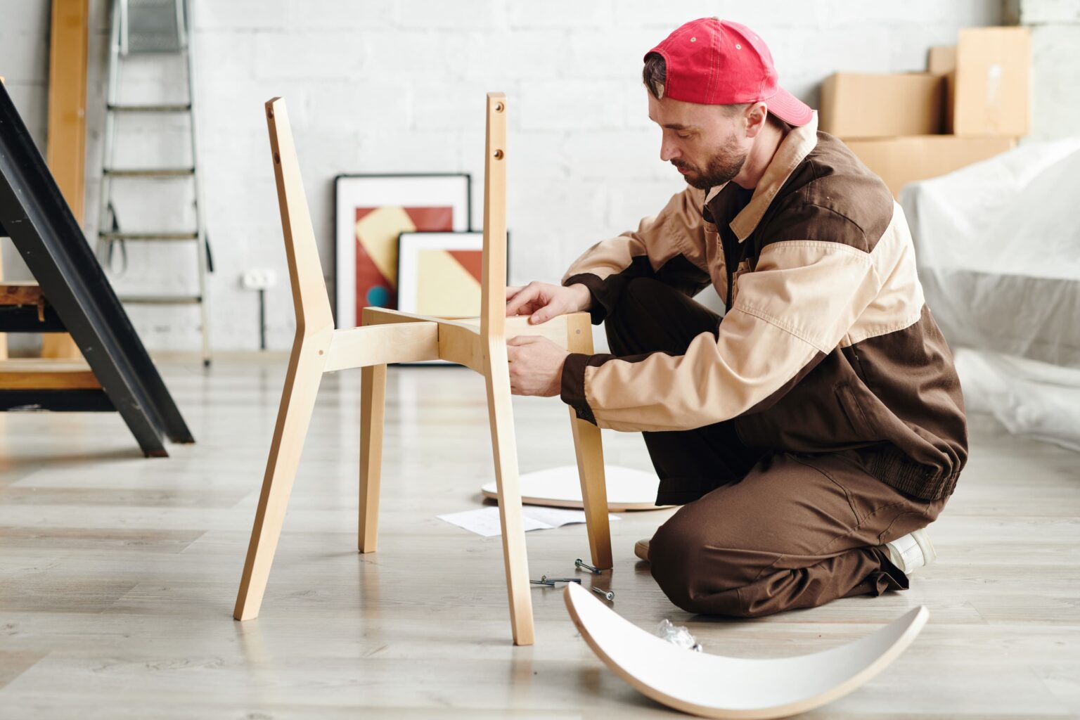 serious-furniture-assemblage-specialist-in-workwea-2025-03-17-07-54-57-utc